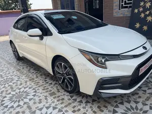 Toyota Corolla XLE 2021 White