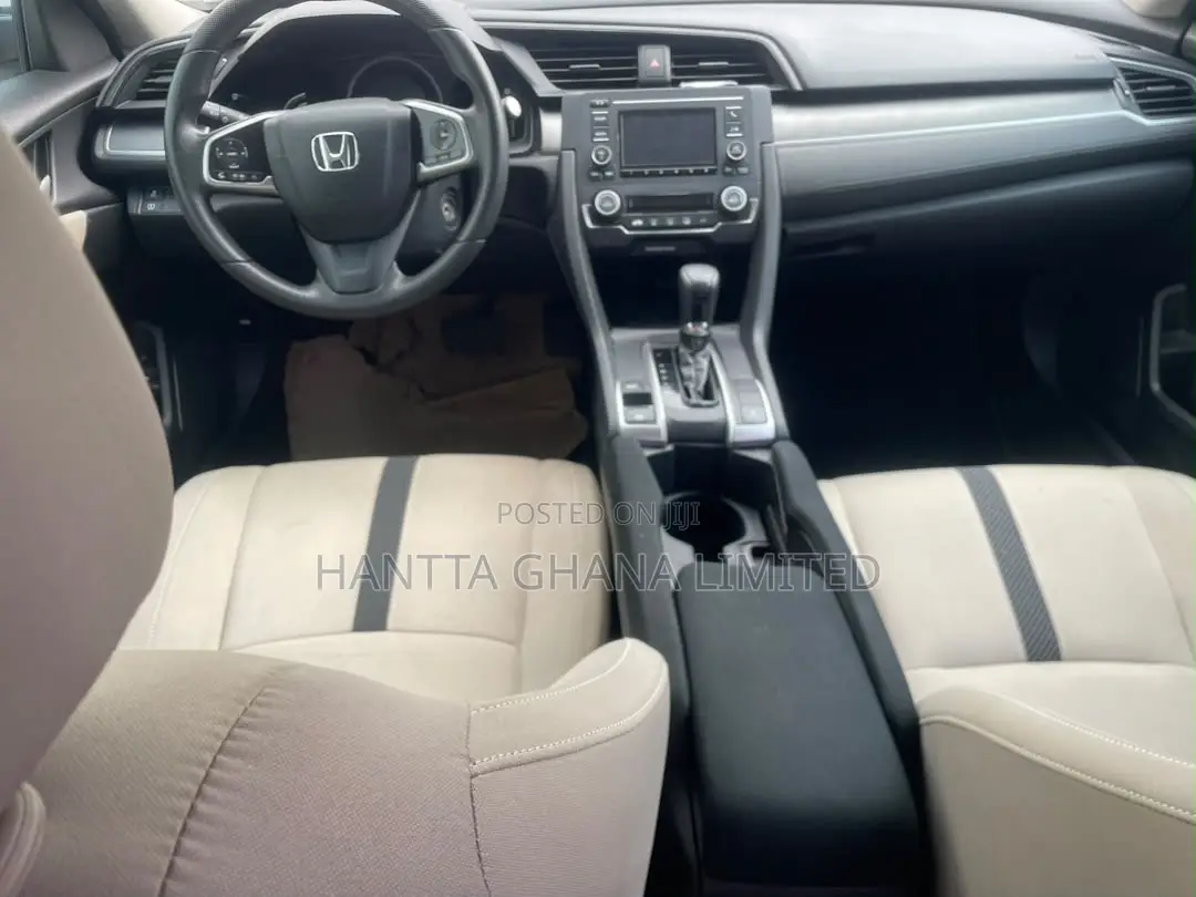 Honda Civic EX Hatchback 2018 White