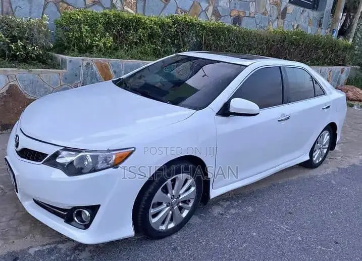 Toyota Corolla XLE 4dr Sedan (1.8L 4cyl 4A) 2010 White