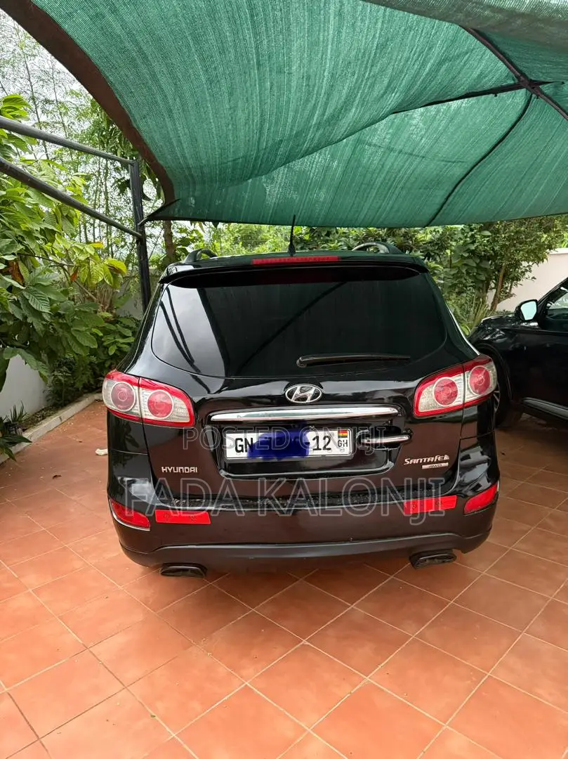 Hyundai Santa Fe 2012 Black