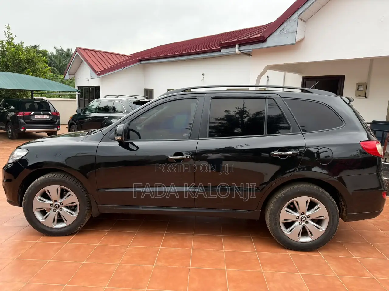 Hyundai Santa Fe 2012 Black