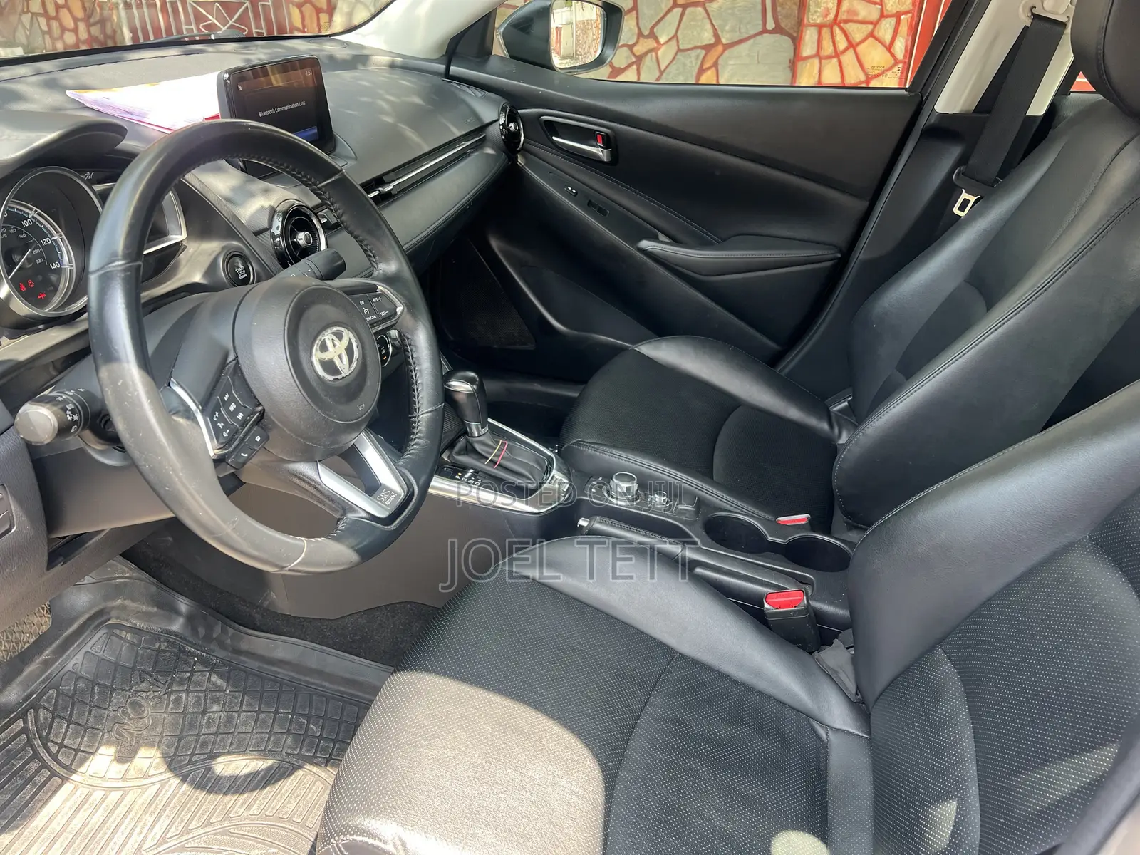 Toyota Yaris XLE Sedan 4dr 2019 Gray