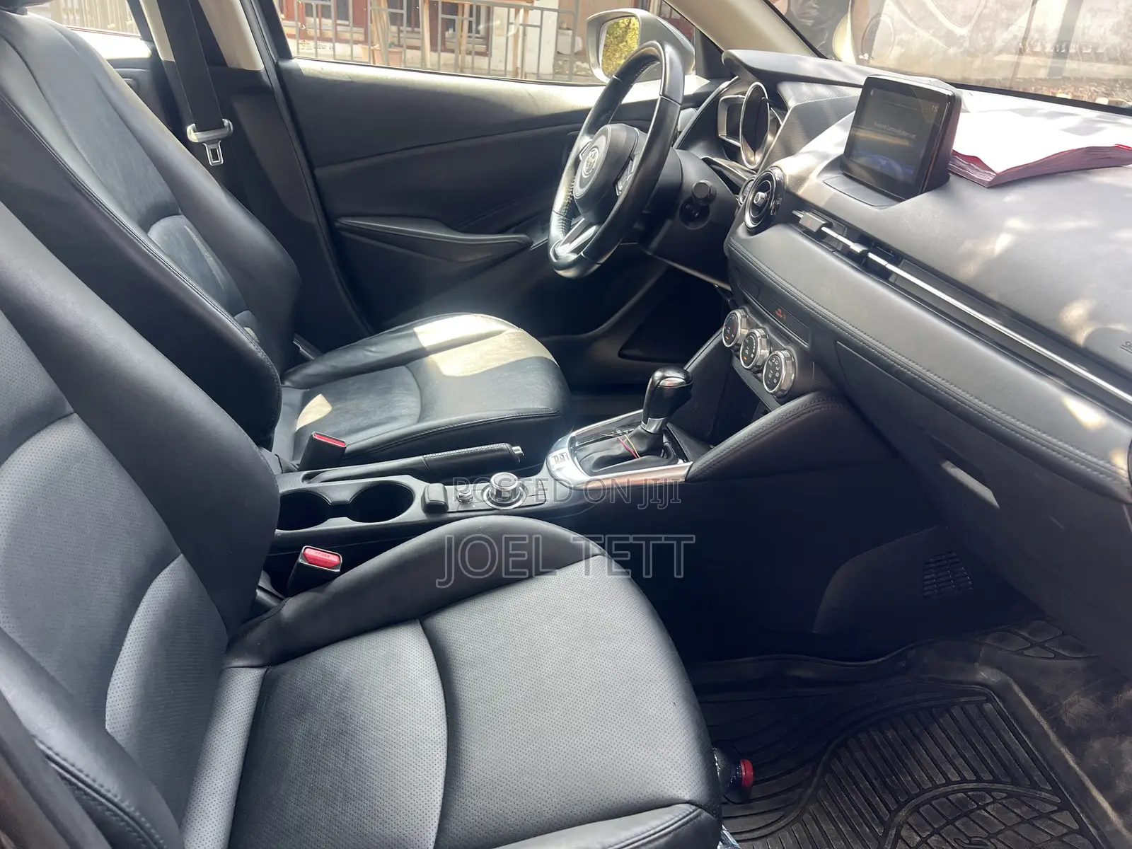Toyota Yaris XLE Sedan 4dr 2019 Gray