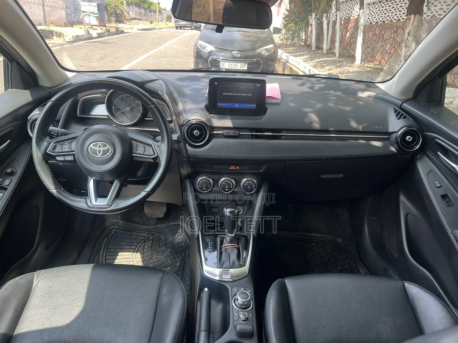 Toyota Yaris XLE Sedan 4dr 2019 Gray