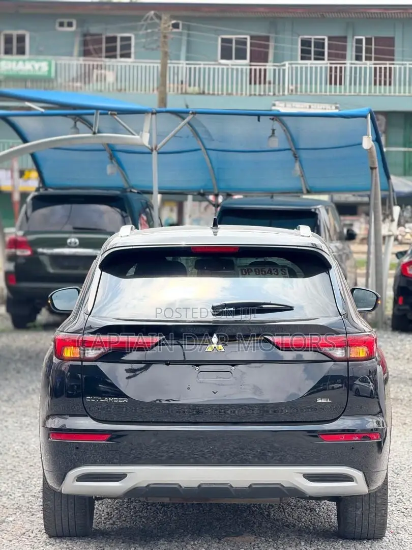 Mitsubishi Outlander SEL 2023 Black