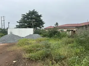 Titled Commercial Plots for Sale -La Trade Fair Traffic Light
