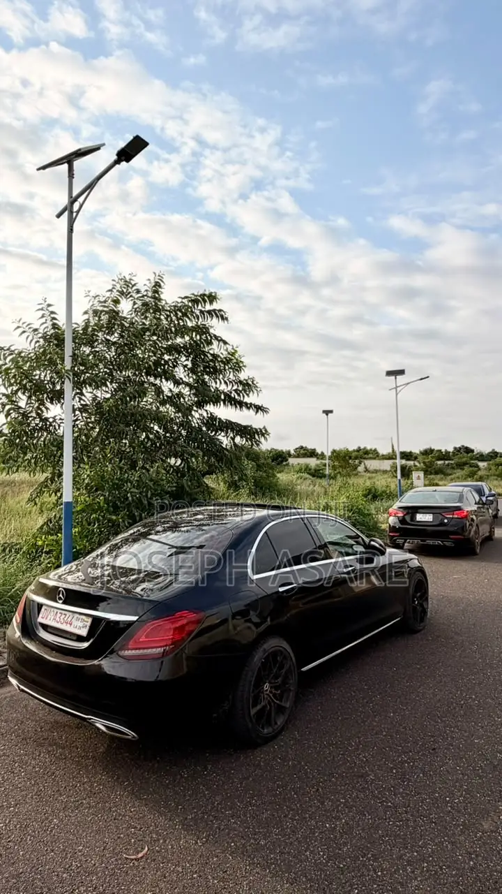 Mercedes-Benz C300 2020 Black