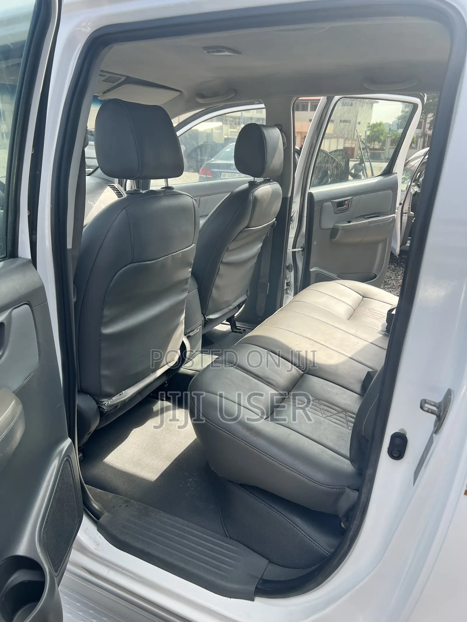 Toyota Hilux 2012 White