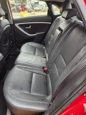 Hyundai Elantra 2016 Red