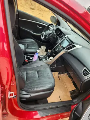 Hyundai Elantra 2016 Red