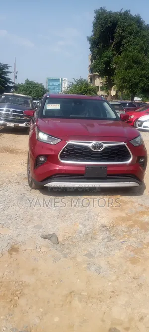 Toyota Highlander 2021 Red