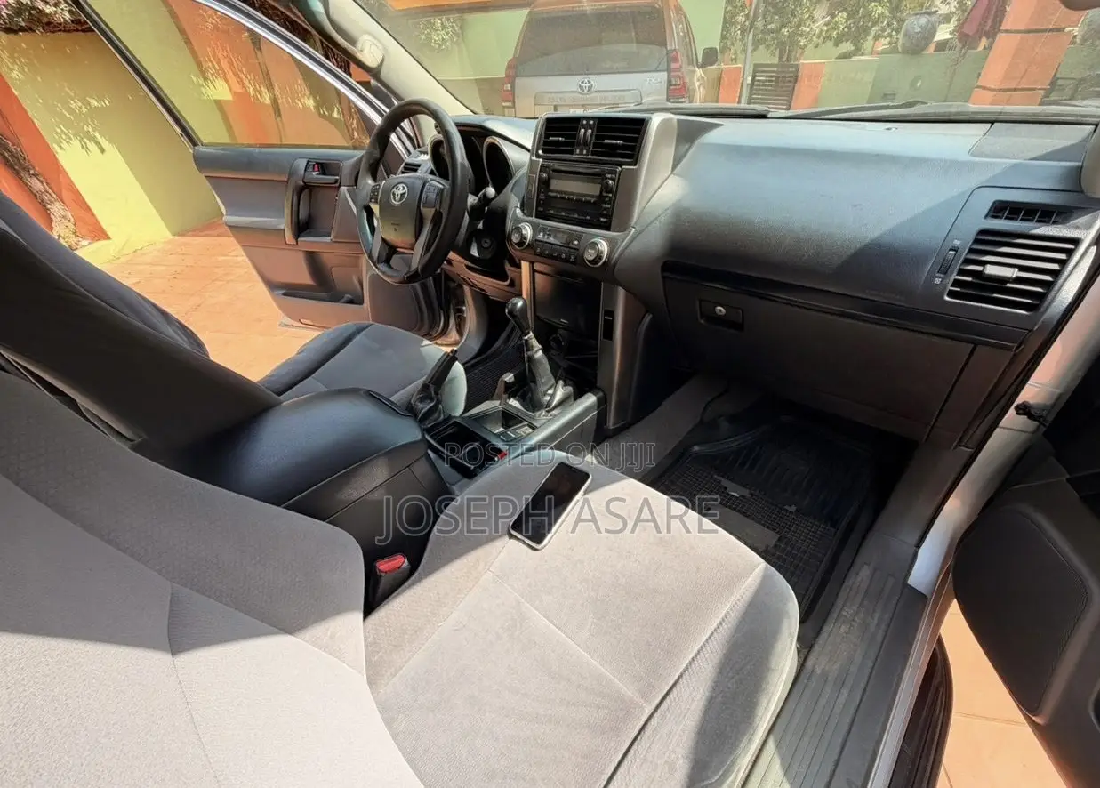 Toyota Land Cruiser Prado 2012