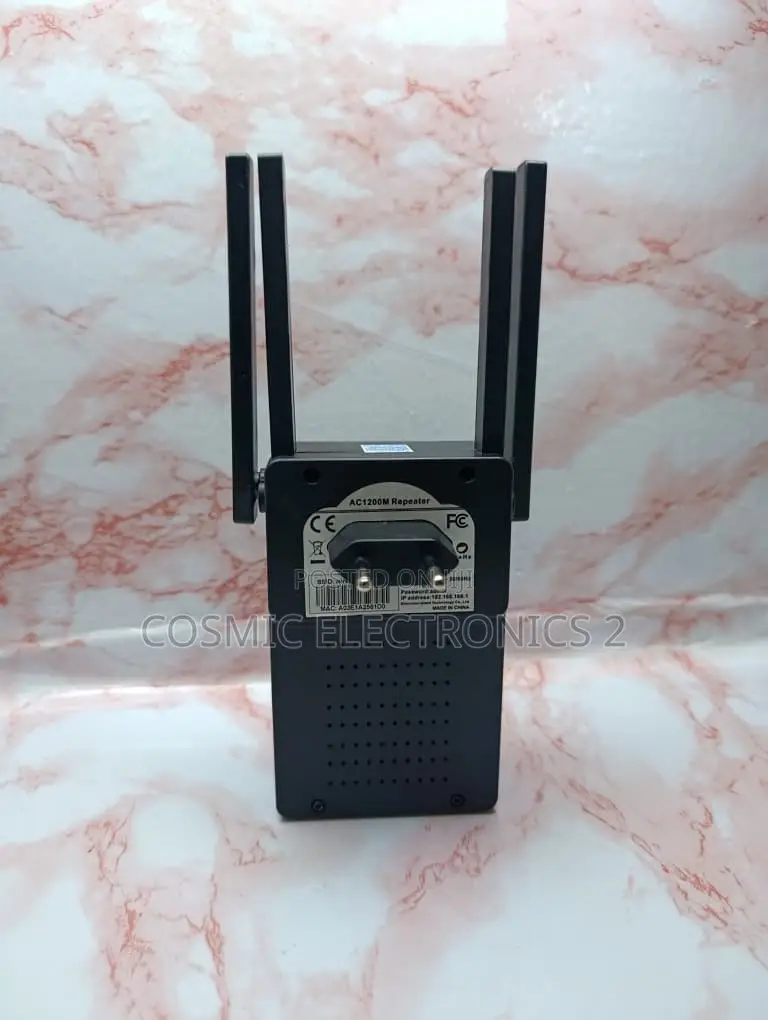 1200Mbps Dual-Band Wi-Fi Range Extender With 4 High-Gain Antennas