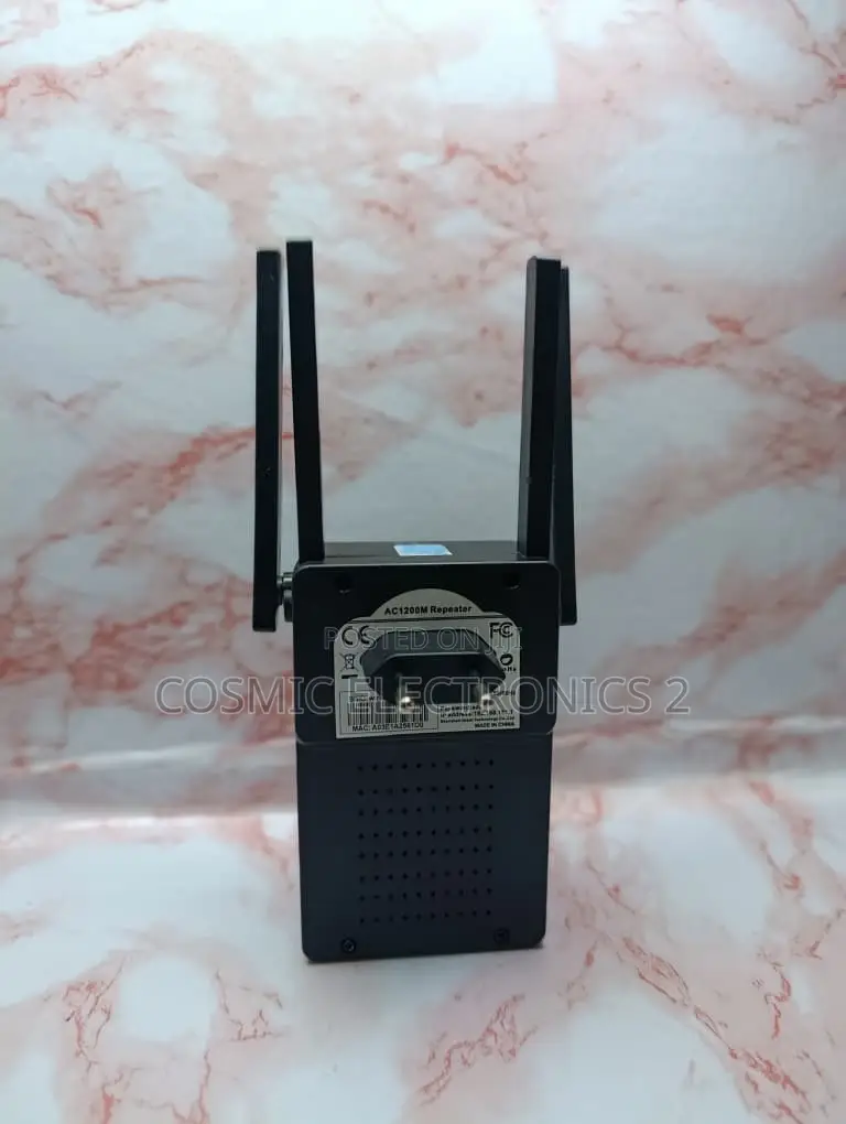 1200Mbps Dual-Band Wi-Fi Range Extender With 4 High-Gain Antennas