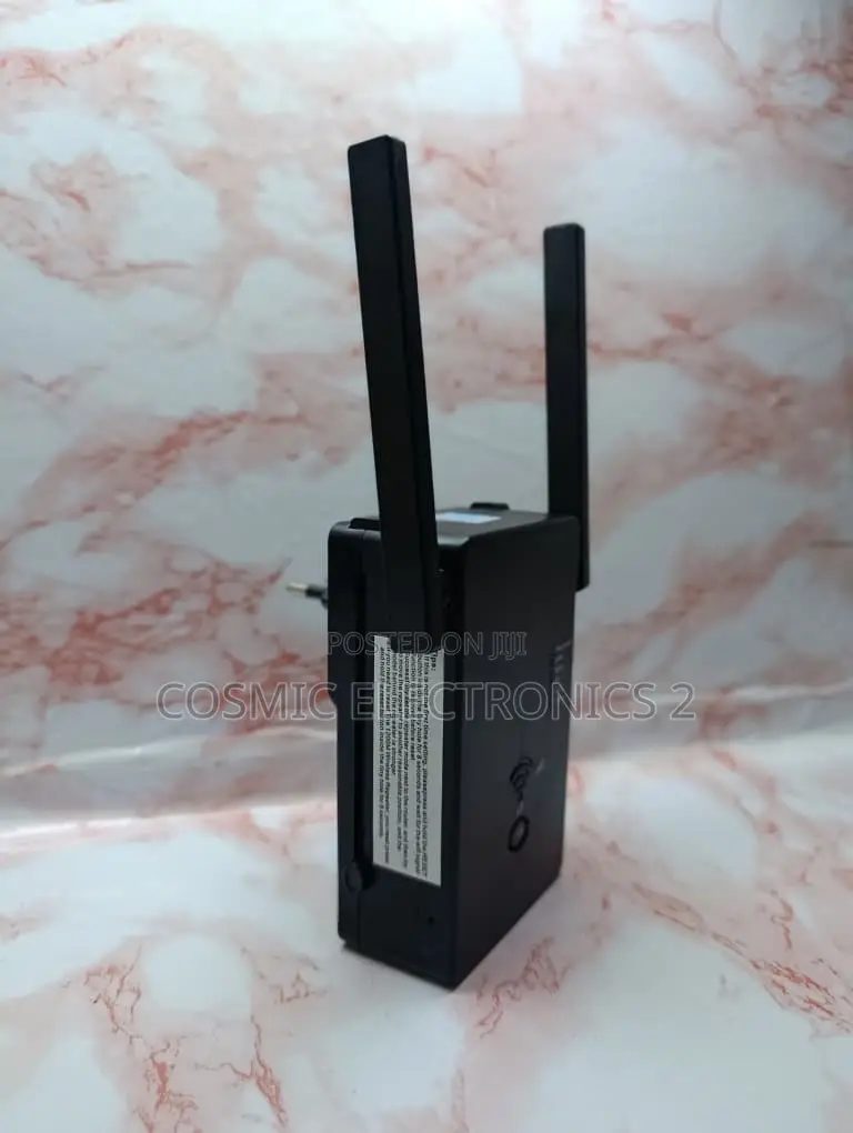1200Mbps Dual-Band Wi-Fi Range Extender With 4 High-Gain Antennas