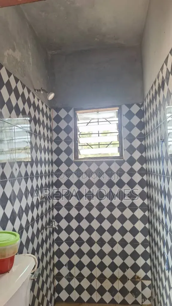 1bdrm Apartment in Arepa Homes, School Park Area for rent