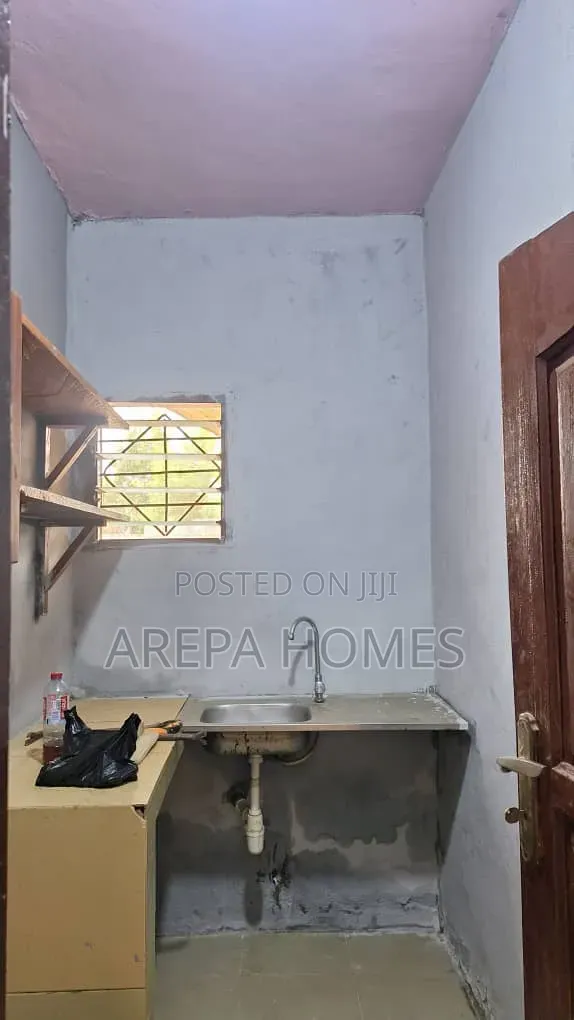 1bdrm Apartment in Arepa Homes, School Park Area for rent