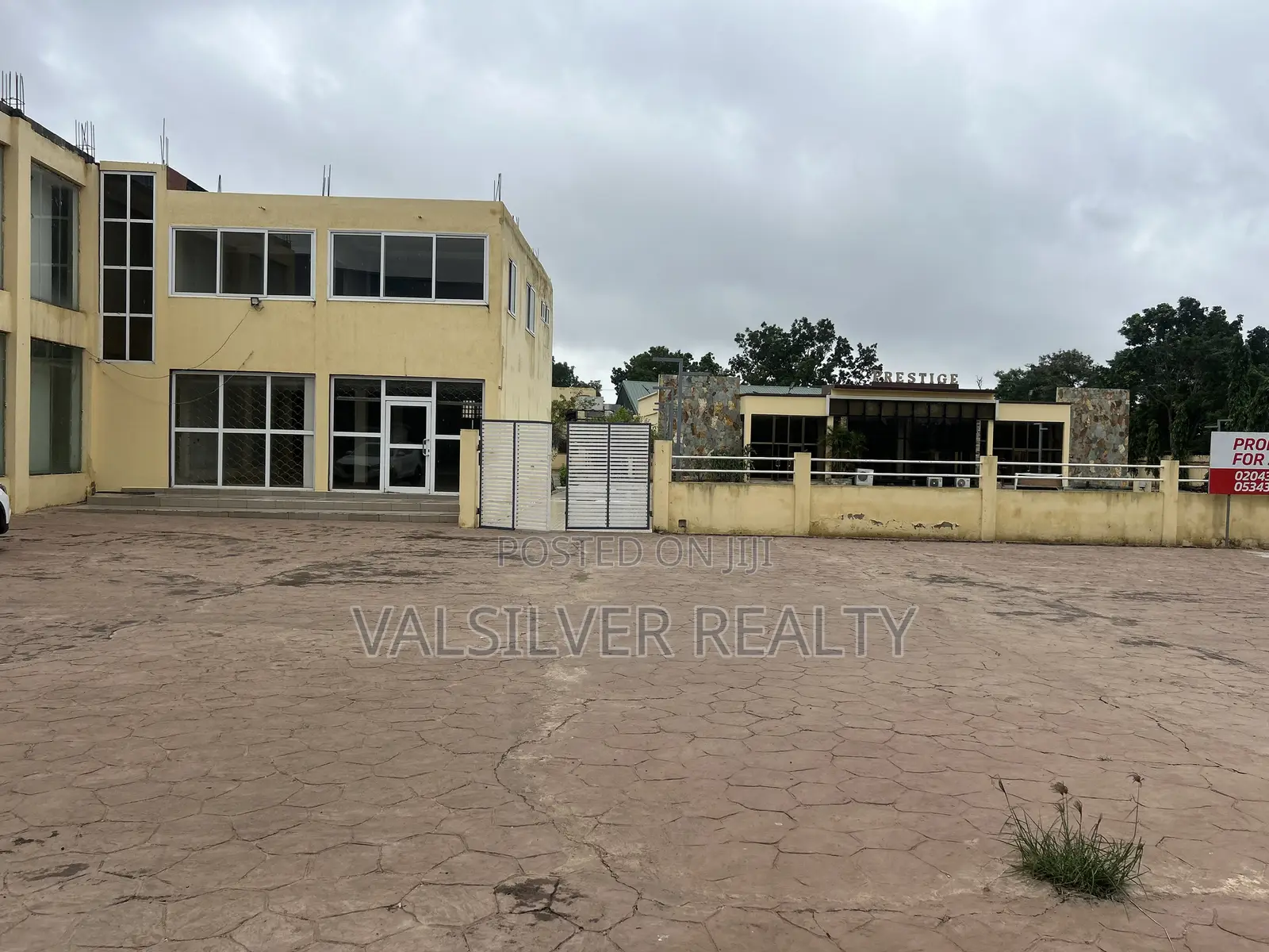Commercial Property on 9 Titled Plot for Sale