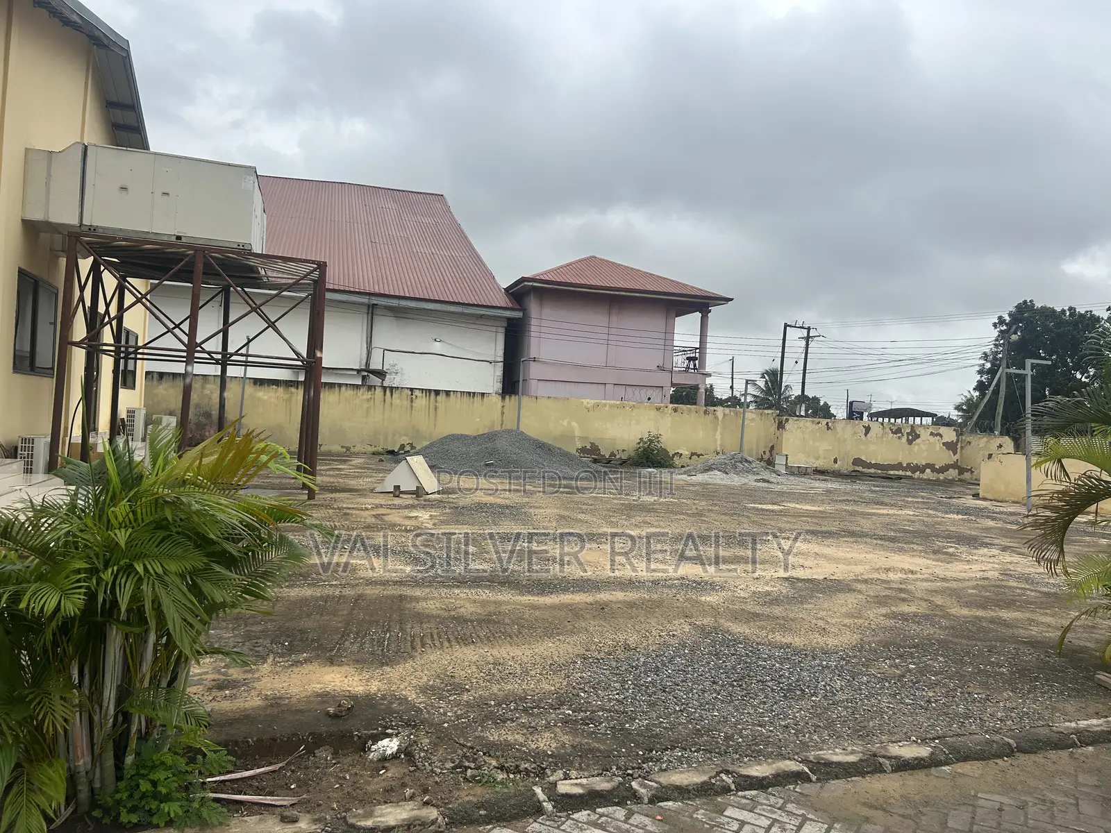 Commercial Property on 9 Titled Plot for Sale