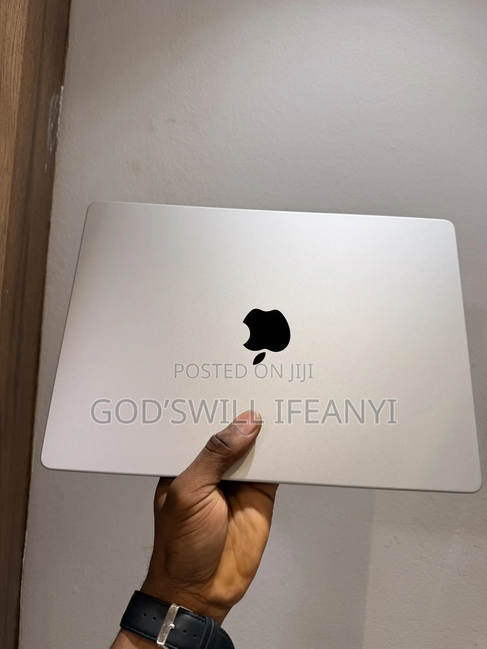 Laptop Apple MacBook Pro 2025 M5 16GB Apple M5 SSD 512GB