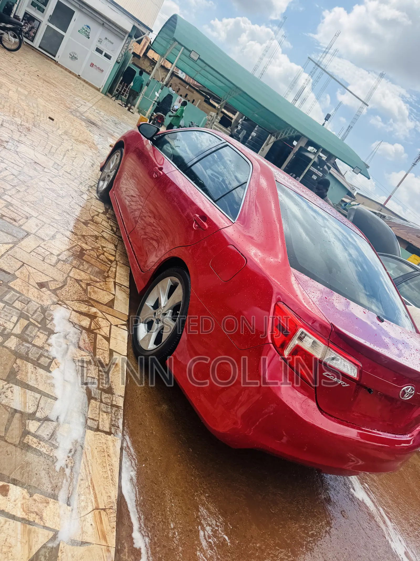 Toyota Camry SE 4dr Sedan (2.5L 4cyl 6A) 2013 Red