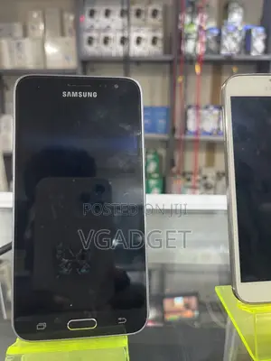Samsung Galaxy J3 8 GB Black