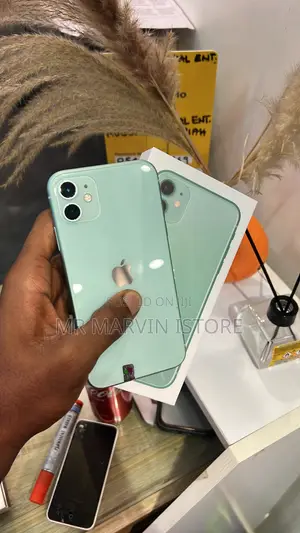 New Apple iPhone 11 64 GB Purple