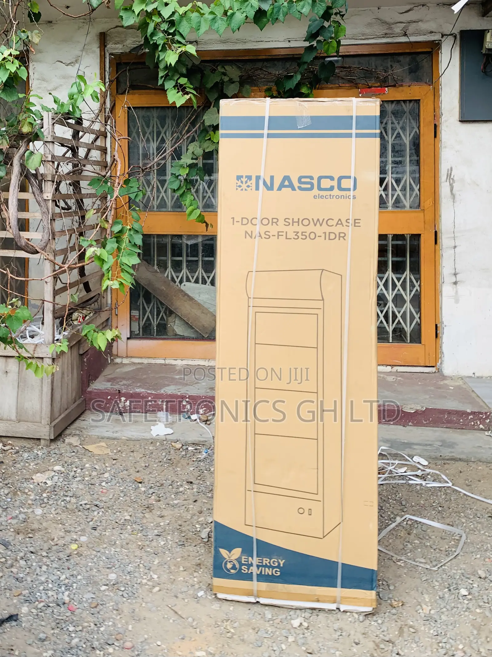 Just Unique Nasco NAS-FL360-1DR-1 298L Single-Door Display Fridge