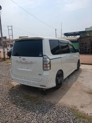 Toyota Voxy 2013 White