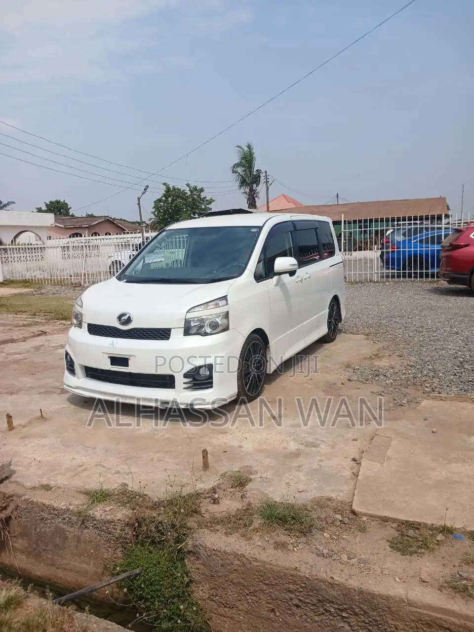 Toyota Voxy 2013 White