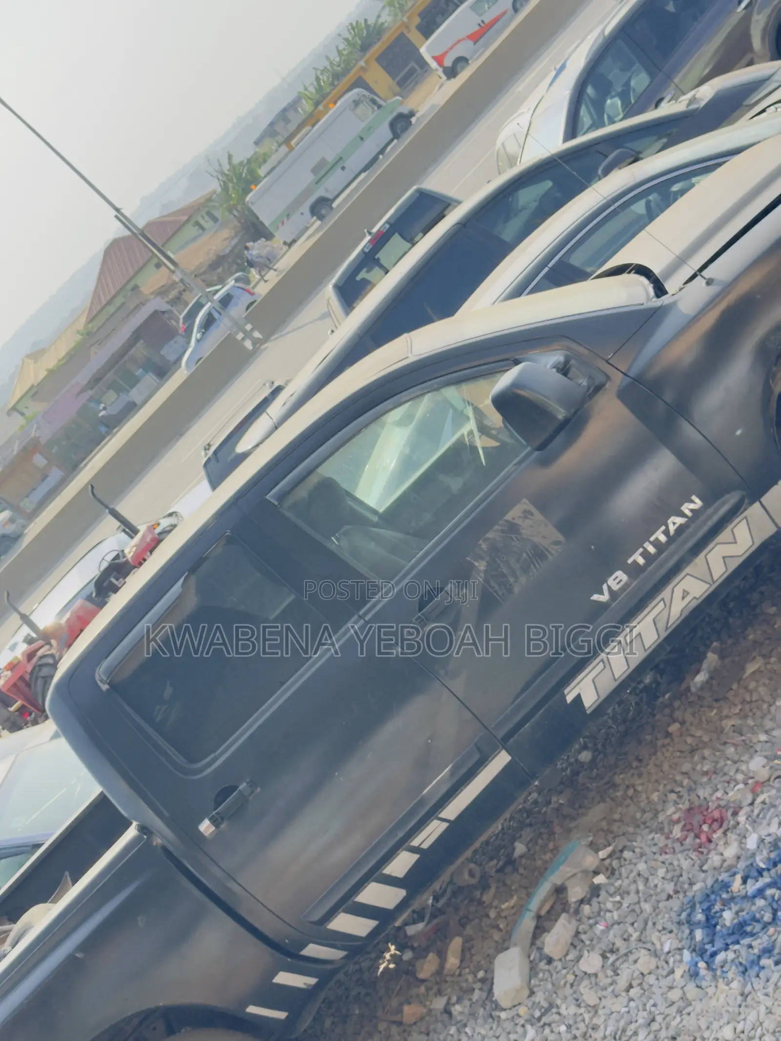 Nissan Titan 2010 Black