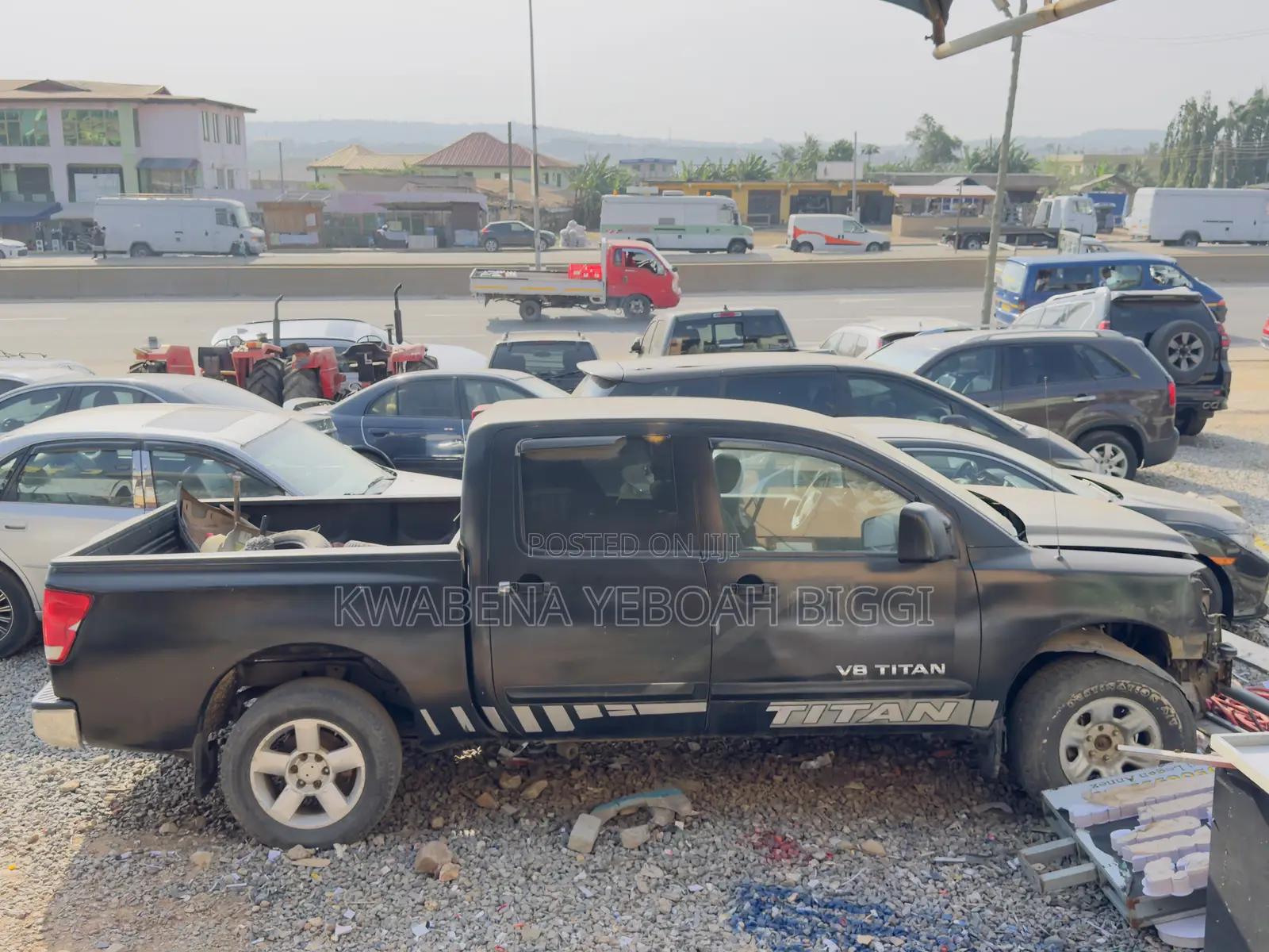 Nissan Titan 2010 Black