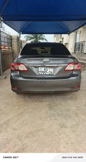 Toyota Corolla LE 4dr Sedan (1.8L 4cyl 4A) 2013 Gray
