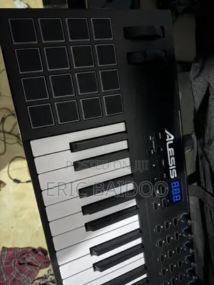 Alesis Vi61