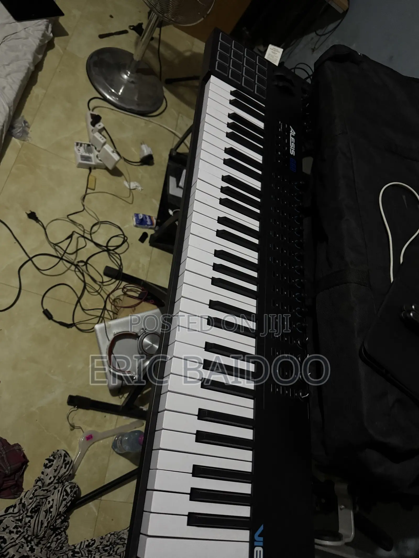 Alesis Vi61