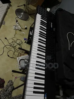 Alesis Vi61
