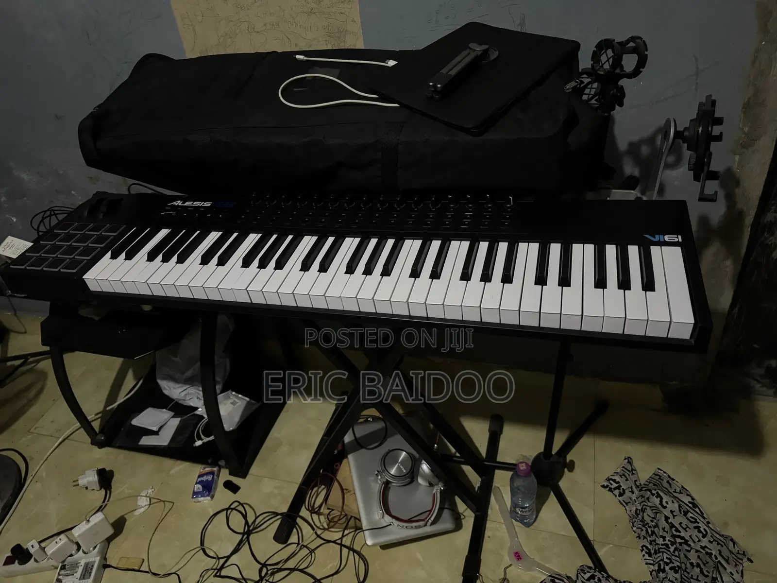 Alesis Vi61
