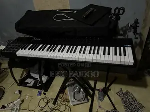 Alesis Vi61