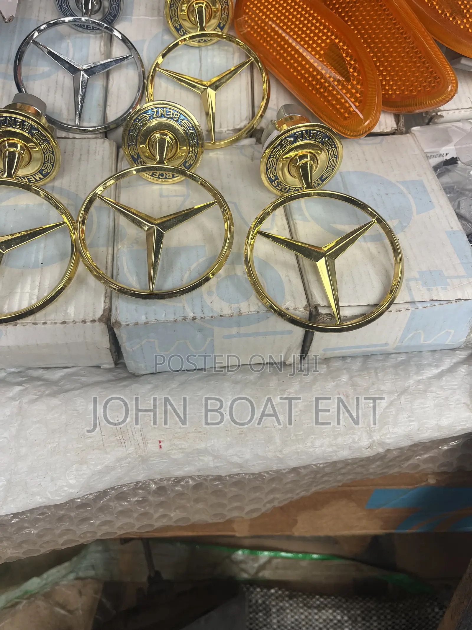 Mercedes Benz Bonnet Crown