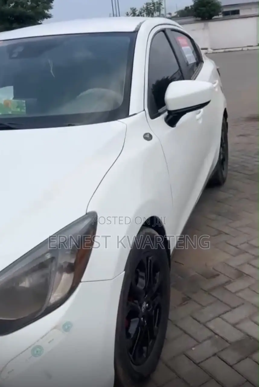 Toyota Yaris iA 1.5 FWD 2017 White