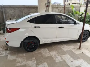 Hyundai Accent SE 2013 White
