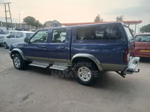 Nissan Pick-Up 2007 Brown