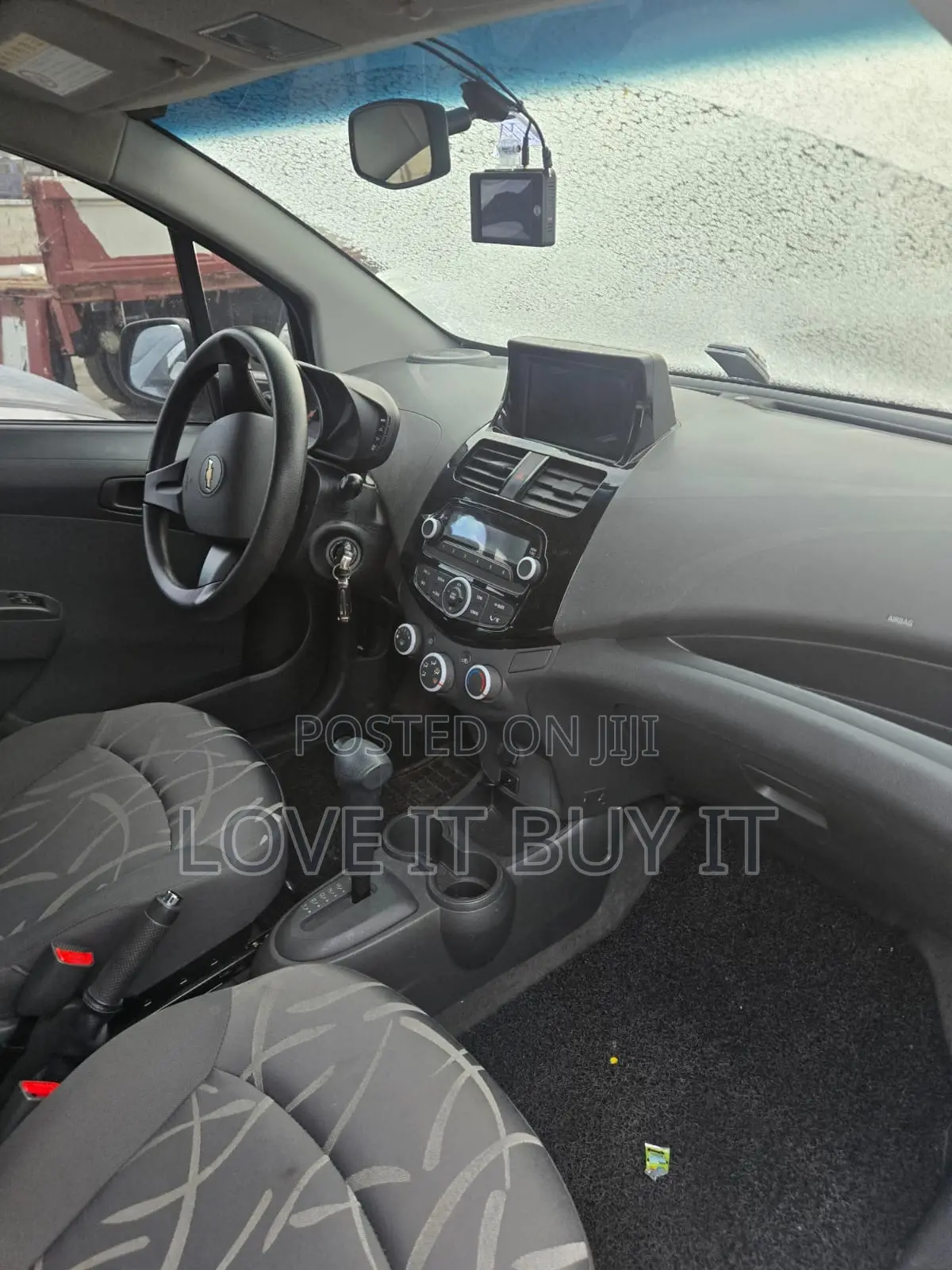 Chevrolet Spark 2LT 4dr Hatchback (1.2L 4cyl CVT) 2014 Silver