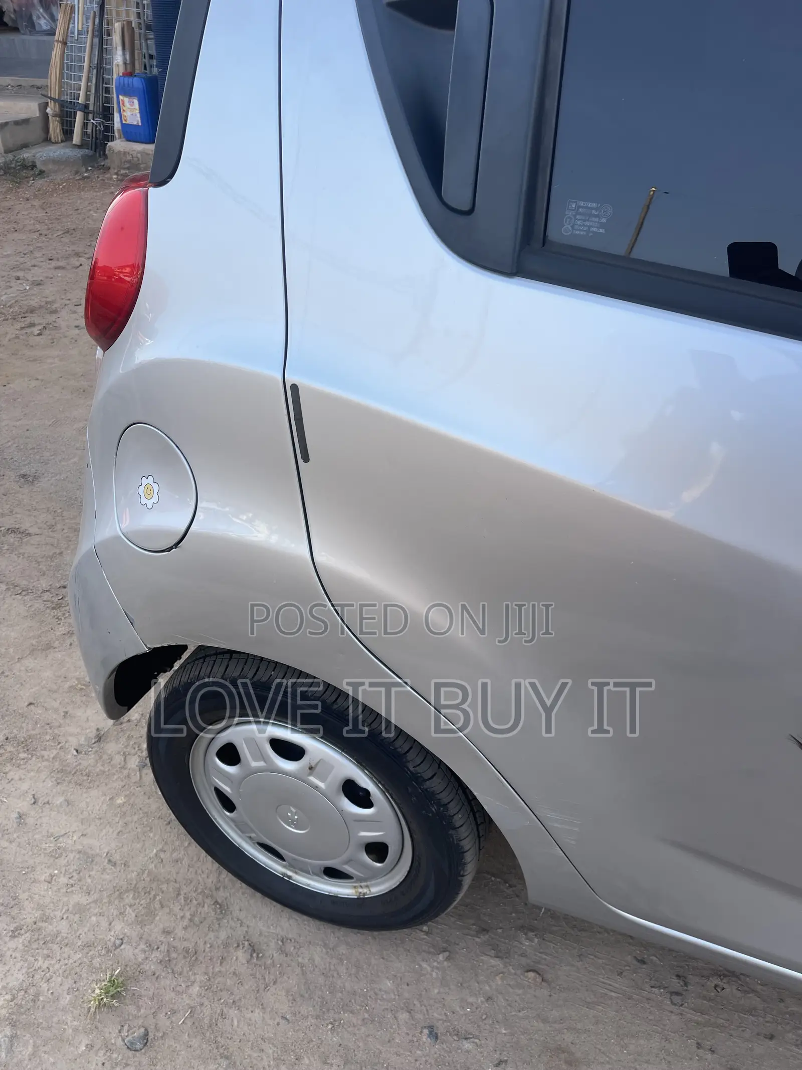 Chevrolet Spark 2LT 4dr Hatchback (1.2L 4cyl CVT) 2014 Silver