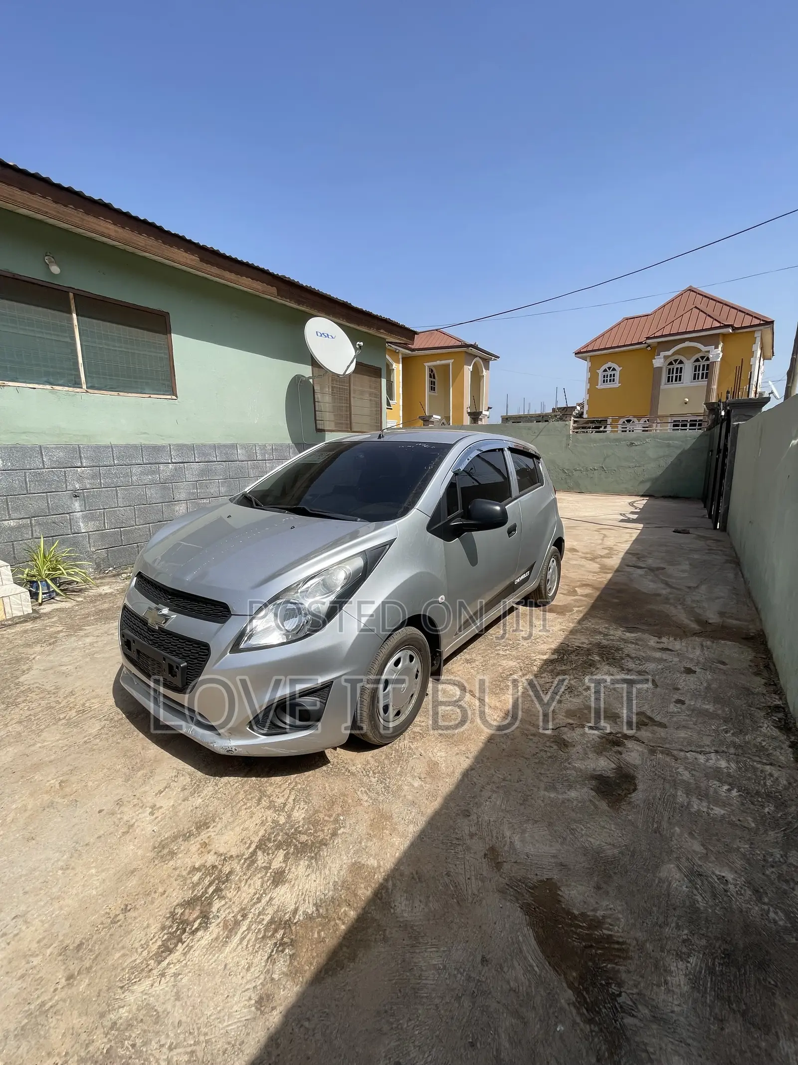 Chevrolet Spark 2LT 4dr Hatchback (1.2L 4cyl CVT) 2014 Silver