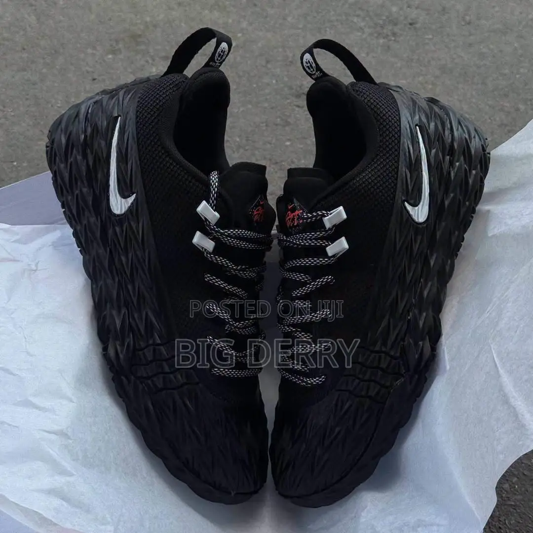 Nike St Charge