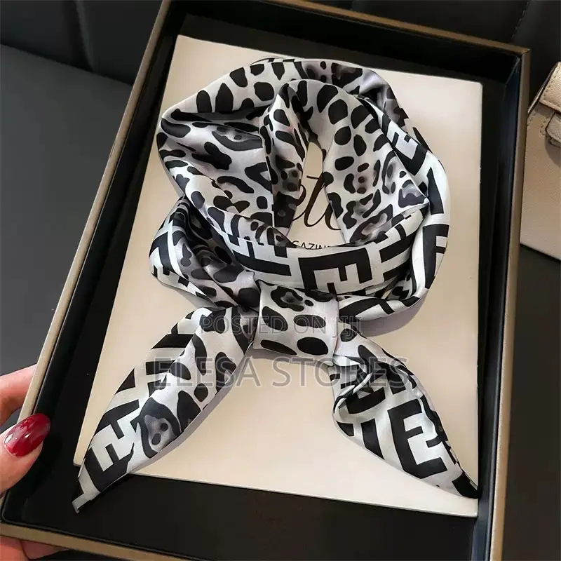 Luxury Pointed Neck Scarfs