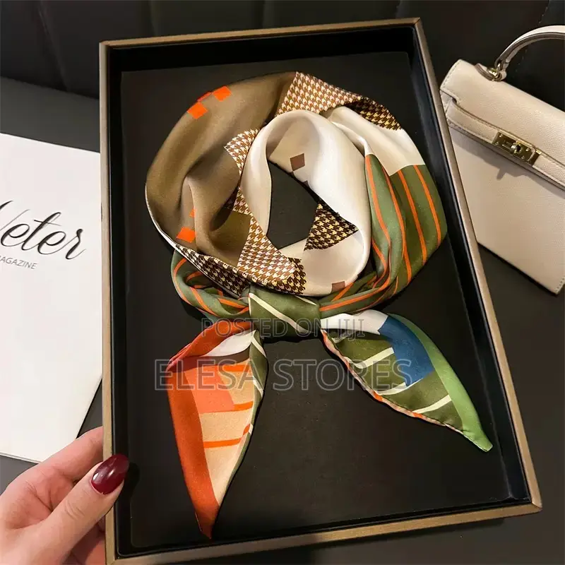 Luxury Pointed Neck Scarfs