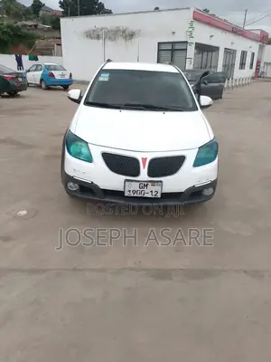 Pontiac Vibe 2010 White