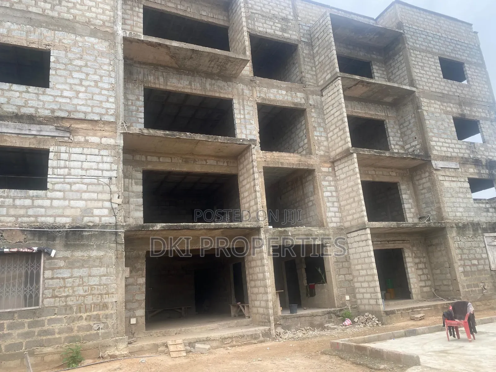 2bdrm Block of Flats in Dki Properties, Baatsona Total for sale